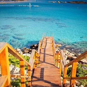 فندق Silver Sands, بروتاراس